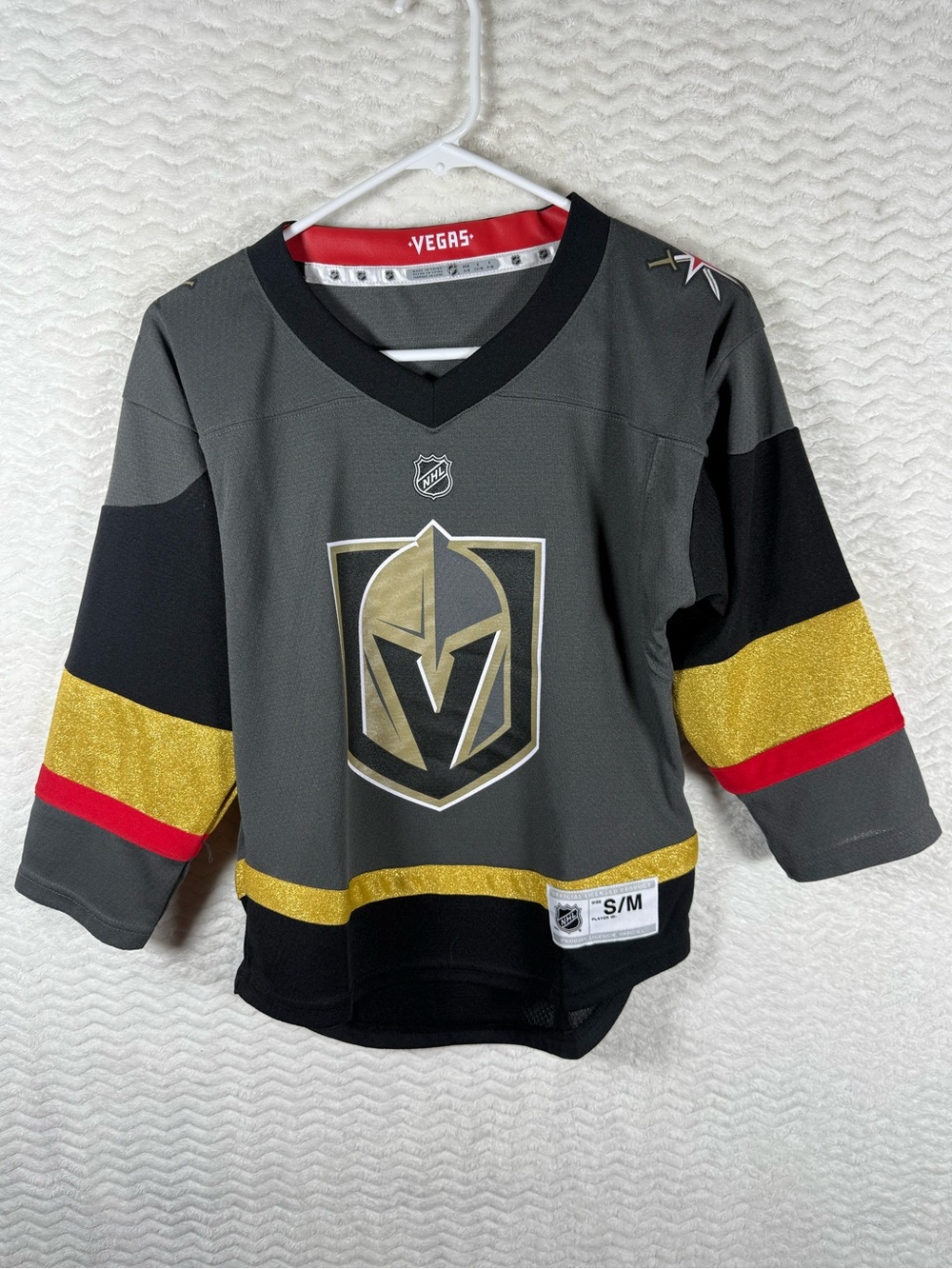 Golden Knights Kids Gray & Gold Hockey Jersey 
- S/M. Never worn 🧡🧡
